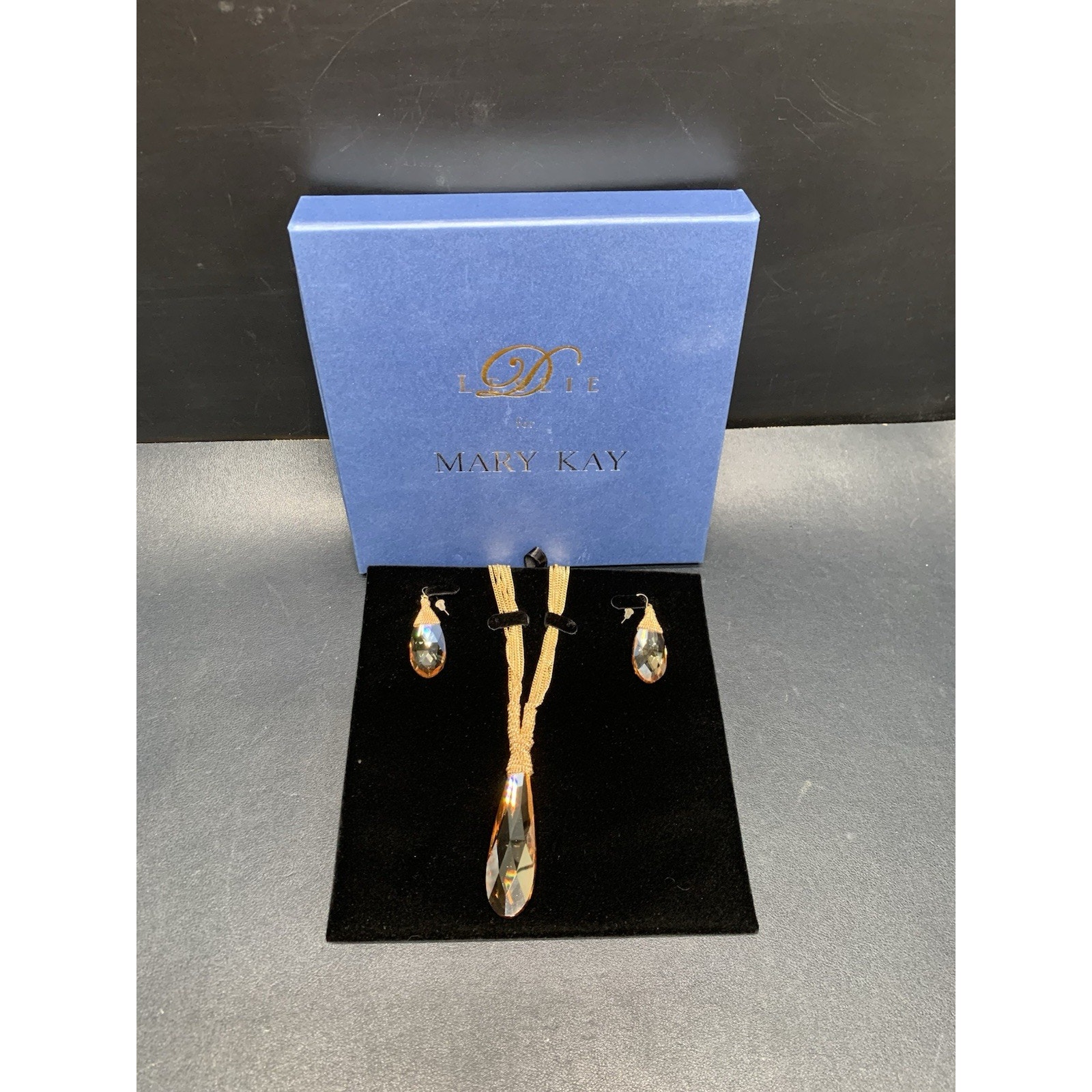 Leslie Danzis For Mary Kay Costume Jewelry Neacklace Earring Set Large Gold Tone